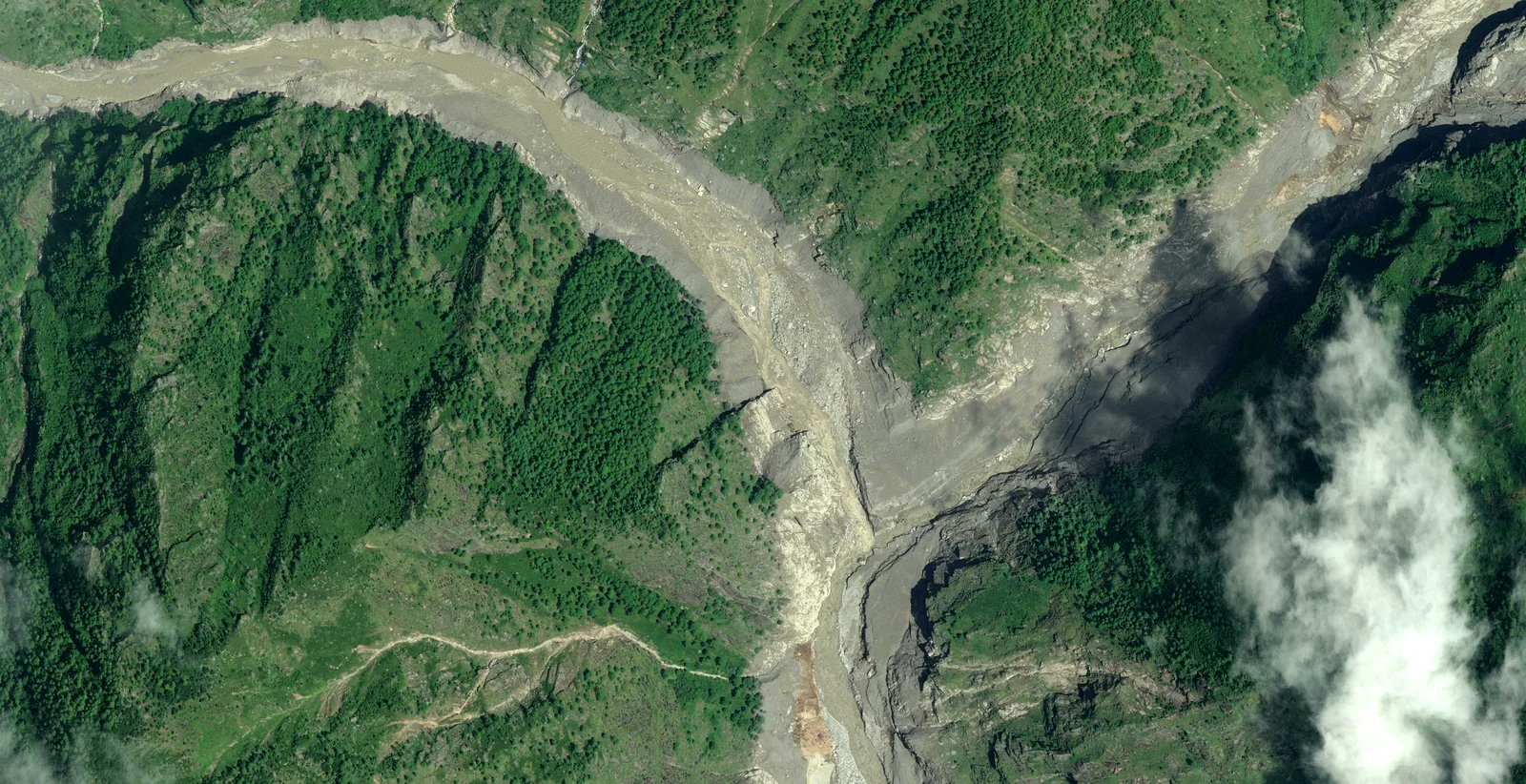 WorldView-3 view of the Bhote Koshi and Lende Khola confluence at Rasuwagadhi the day after the 2026 flood